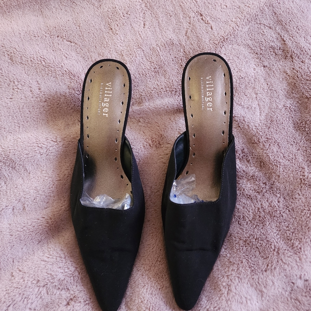 Women's black, suede like, sz  8 mule.